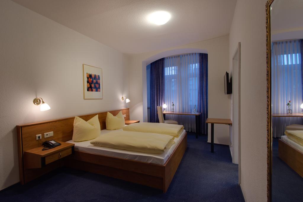 Gasthof Baeren Ochsenfurt Room photo